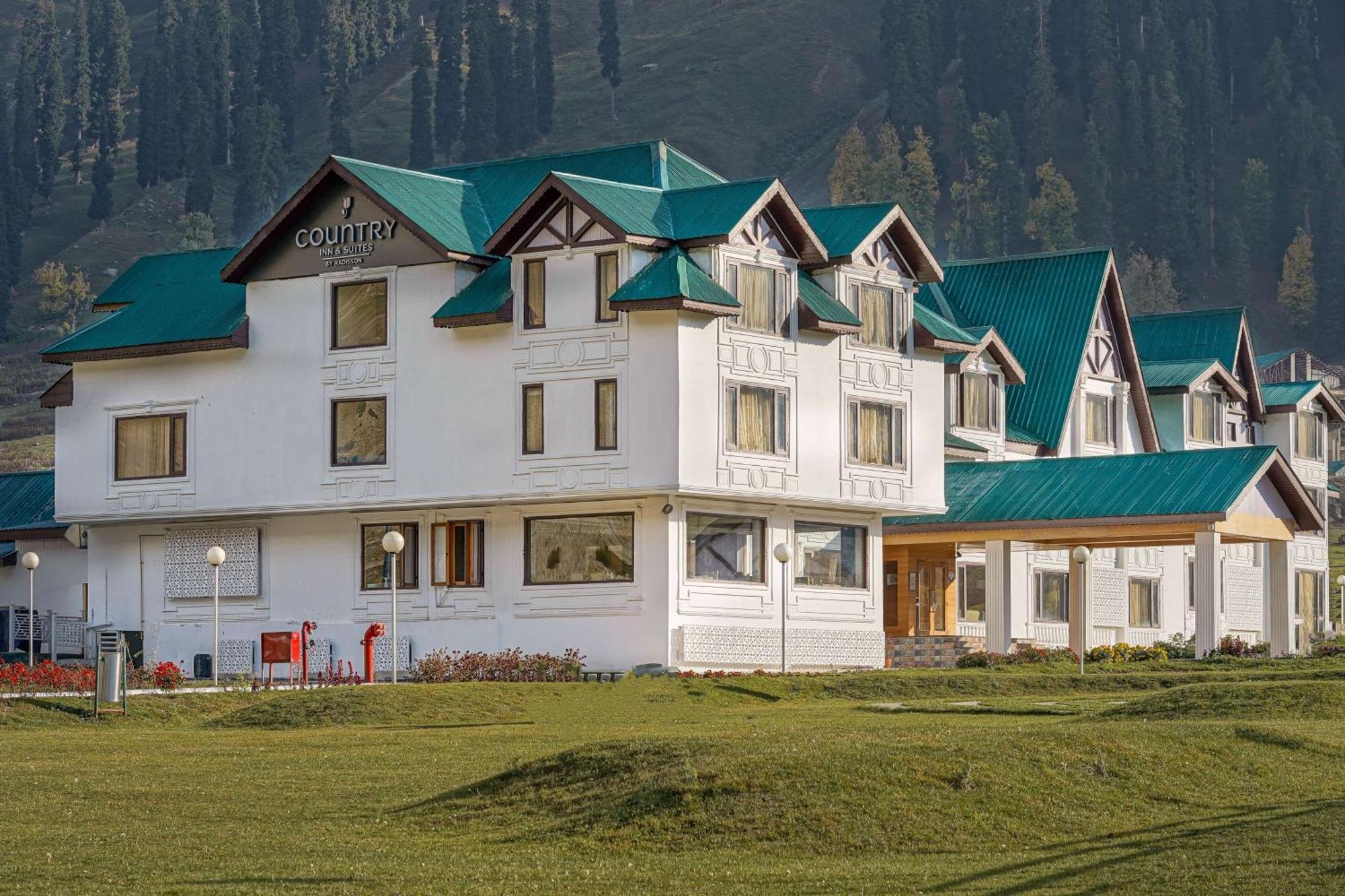 Country Inn Suites By Radisson Sonāmarg Eksteriør bilde