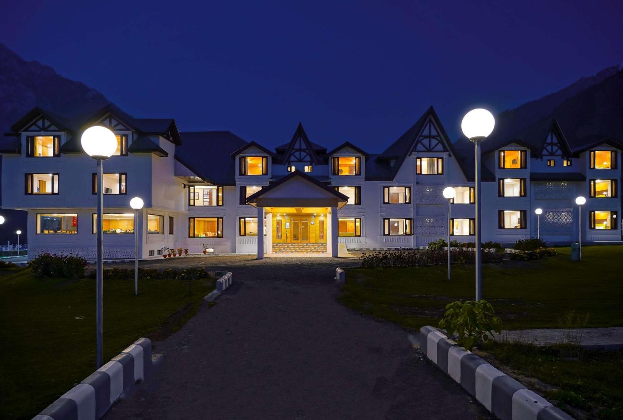 Country Inn Suites By Radisson Sonāmarg Eksteriør bilde